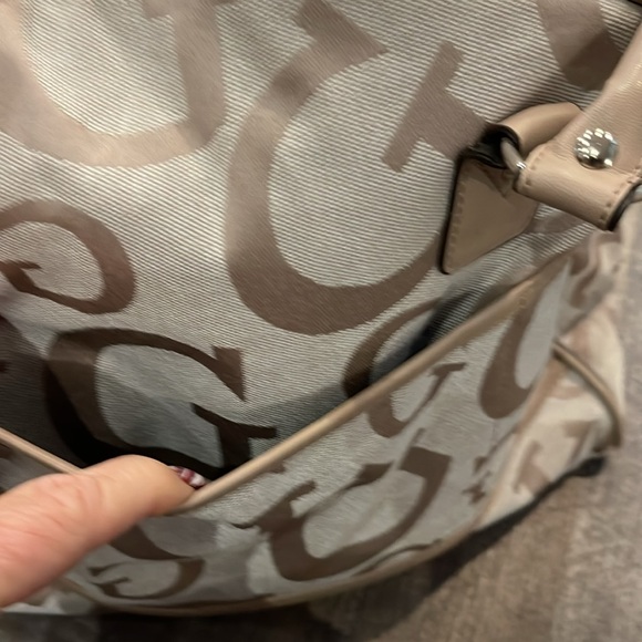 Guess tote - Picture 3 of 8